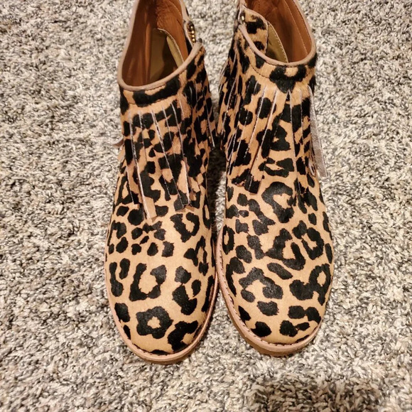NWOB Kate Spade x Saks Leopard Print Fringe Calfhair Ankle Booties 6.5M - Picture 2 of 8